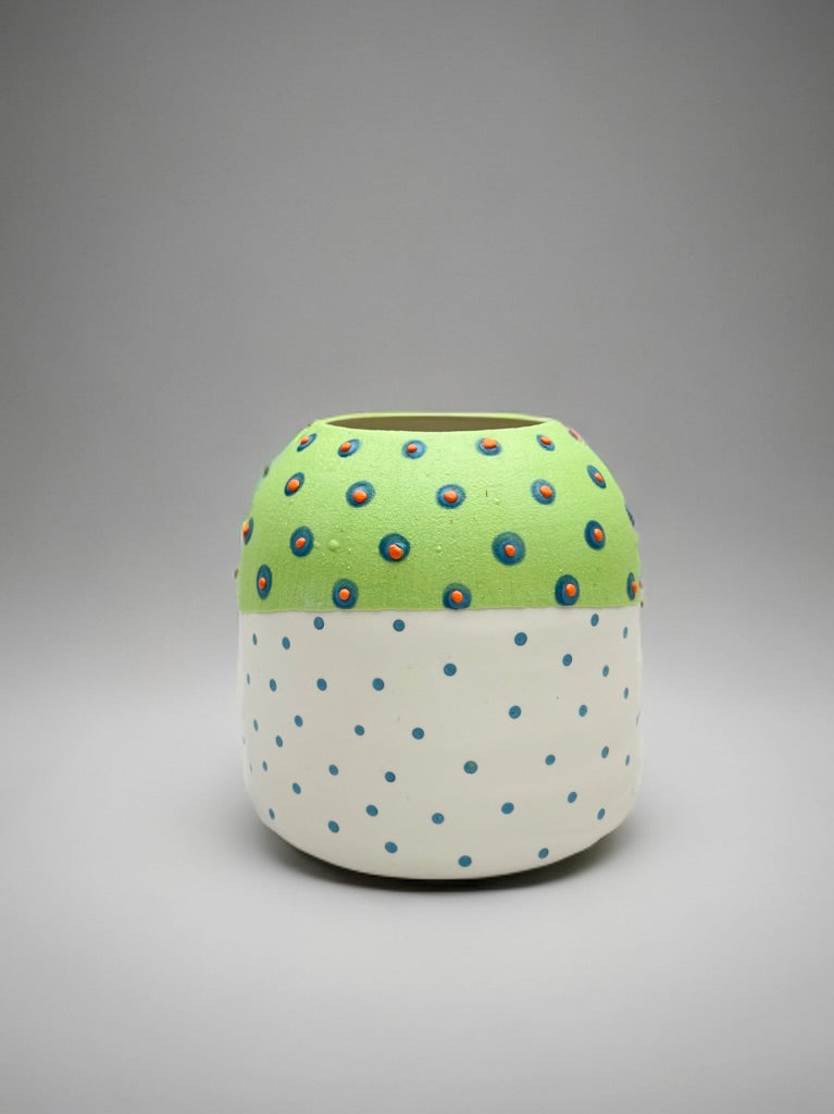 Penelope - big and green vase with dots