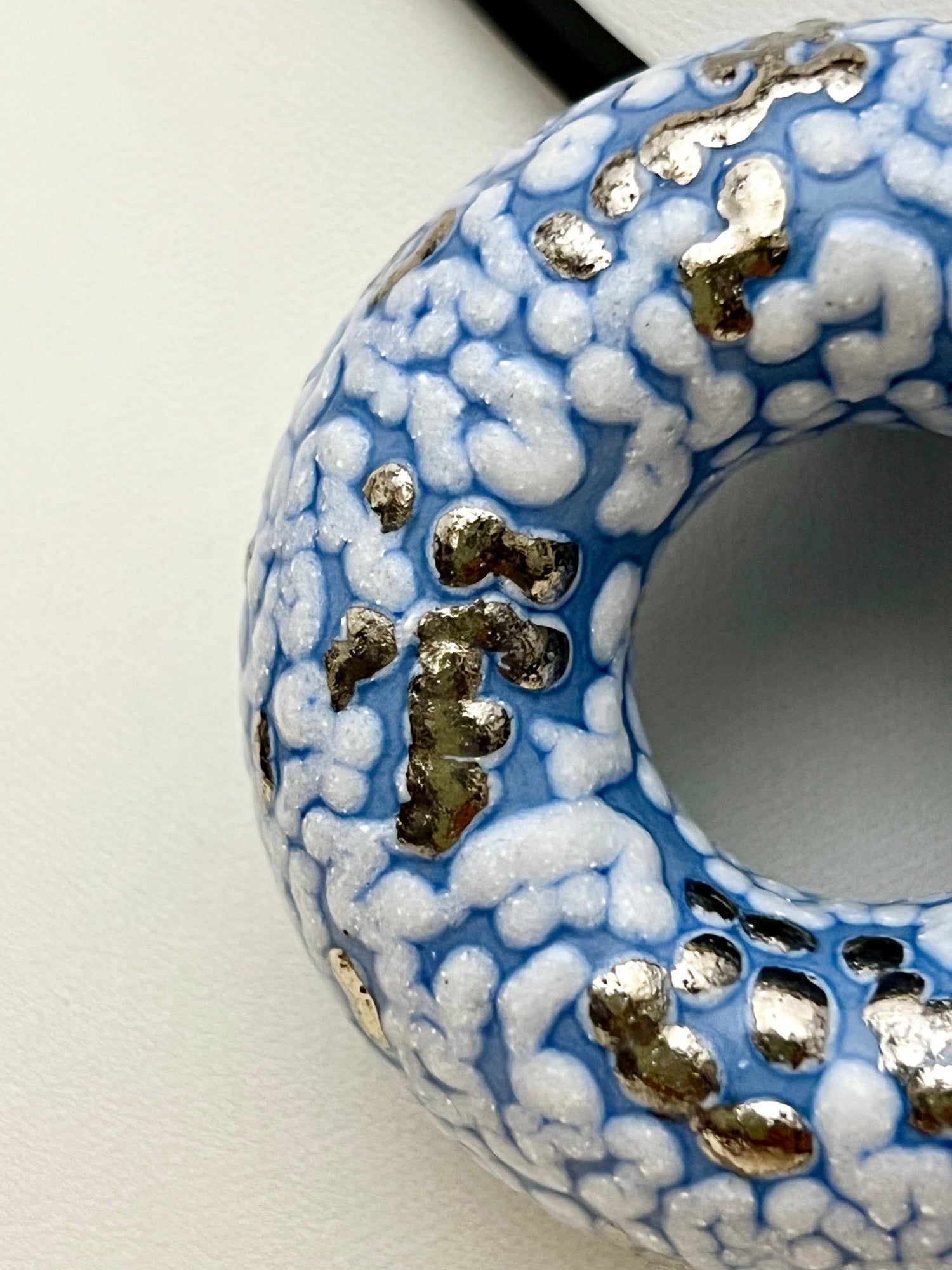 HALO porcelain pendant