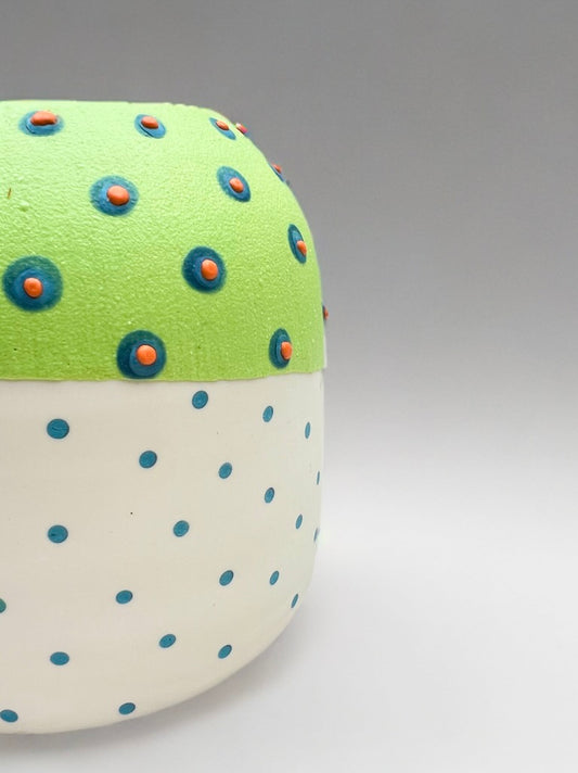 Penelope - big  and green vase with dots