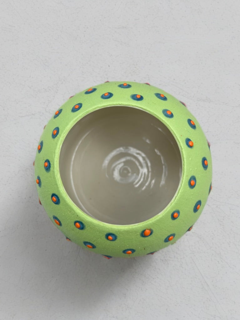 Penelope - big  and green vase with dots