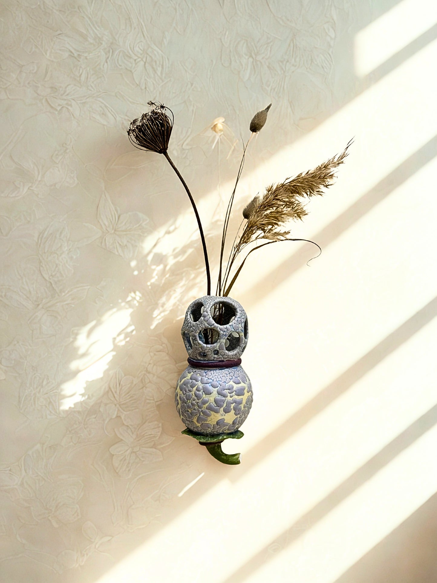 Overall view with object attached to wall